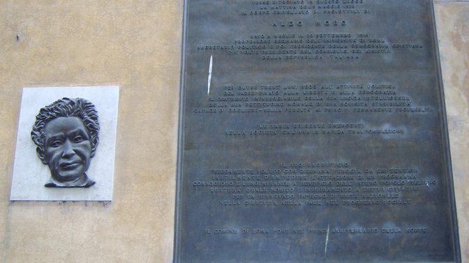 Targa commemorativa di Aldo Moro
