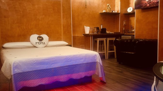 Moya Suites - Con Vasca Jacuzzi Sauna SPA