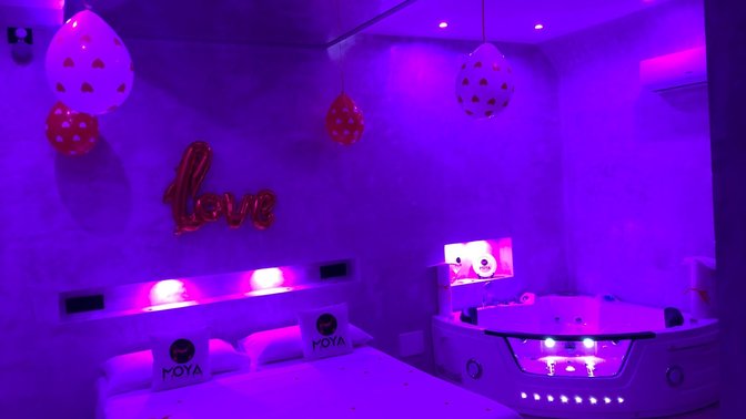 Moya Suites - Con Vasca Jacuzzi Sauna SPA