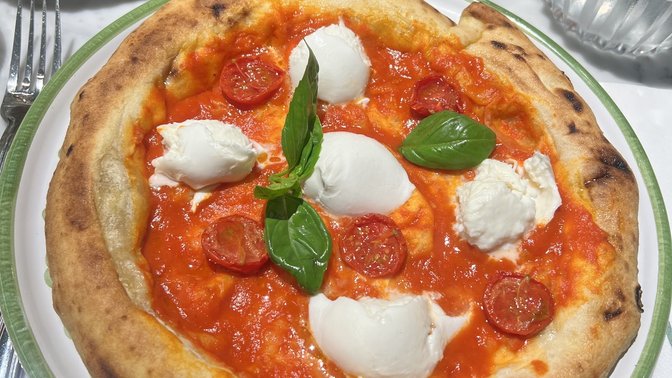VINTRO Vino Pizza&Cucina