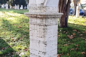 Busto di Giuseppe Dezza
