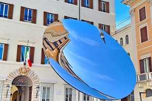 Sky Mirror di Anish Kapoor