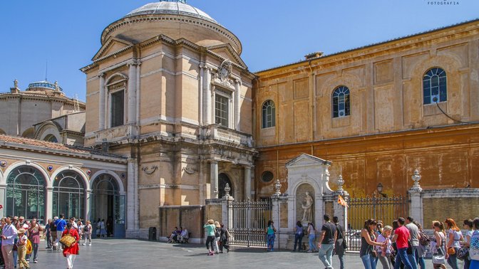 Cortile della Pigna