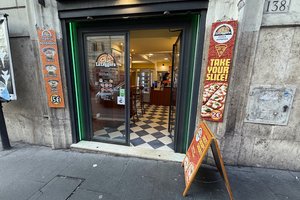 LA LEGGERA Pizzeria Restaurant Piazza Venezia