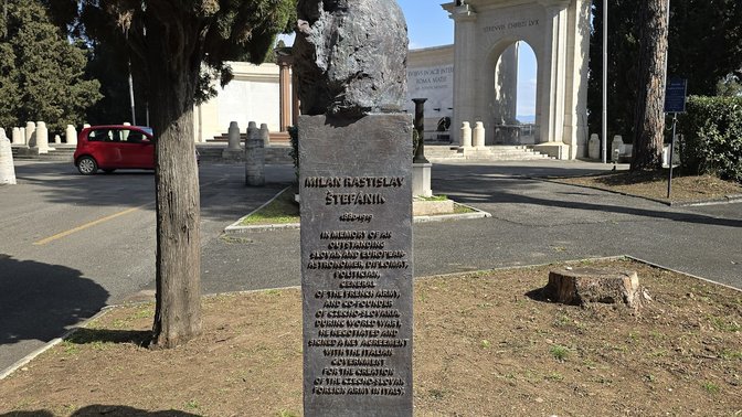 Busta Milan Rastislav Štefanik