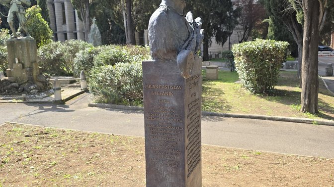 Busta Milan Rastislav Štefanik