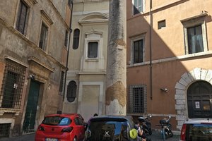Colonna dell’antico \u0022Teatro Odeon