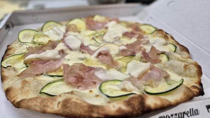 Mike’s Pizza