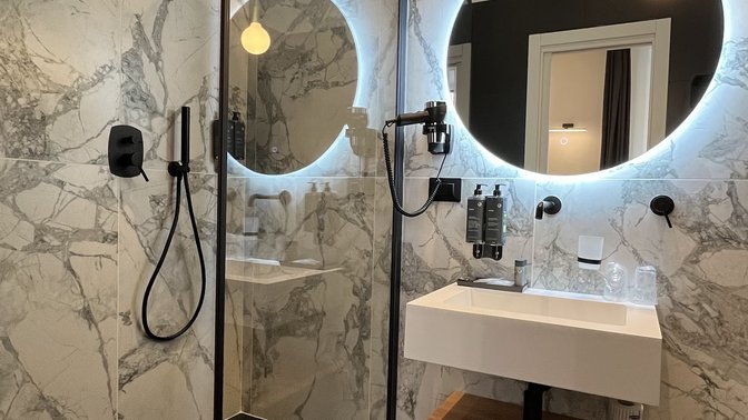 No Man's Land GuestHouse