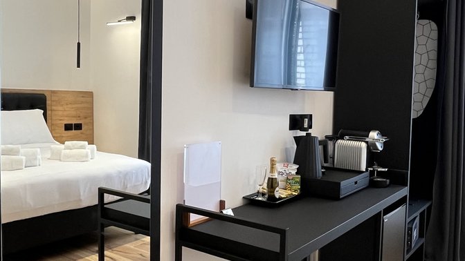 No Man's Land GuestHouse