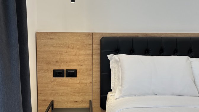 No Man's Land GuestHouse