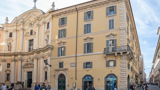 Palazzo Goldoni Condotti Collection