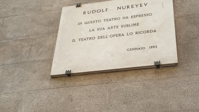 Targa in memoria di Rudolf Nureyev