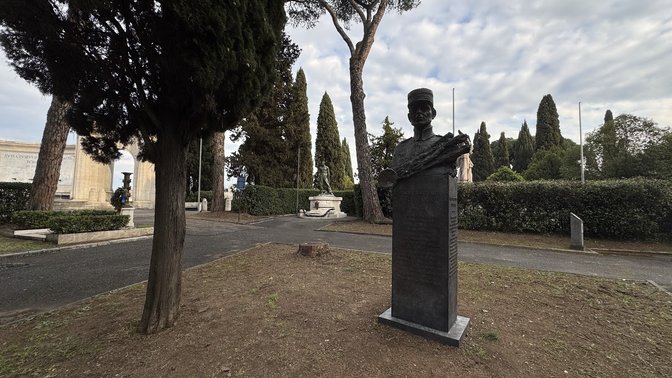 Bust of Dr. Gen. Milan Rastislav Štefánik