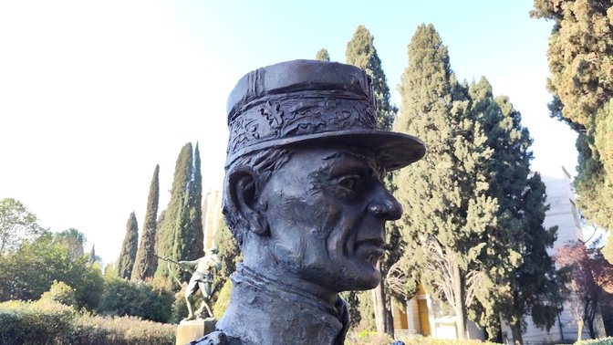 Bust of Dr. Gen. Milan Rastislav Štefánik