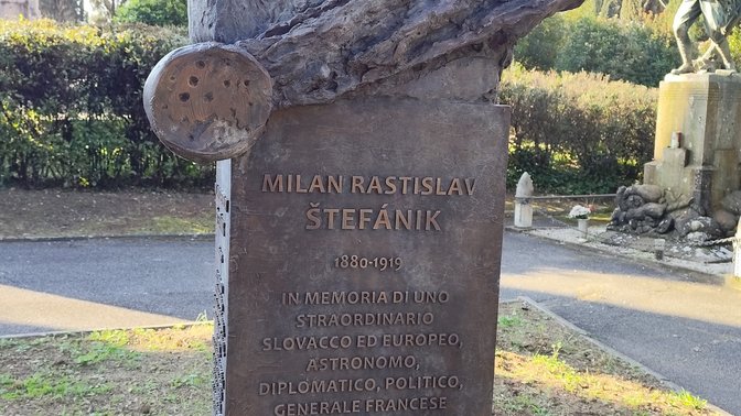 Bust of Dr. Gen. Milan Rastislav Štefánik