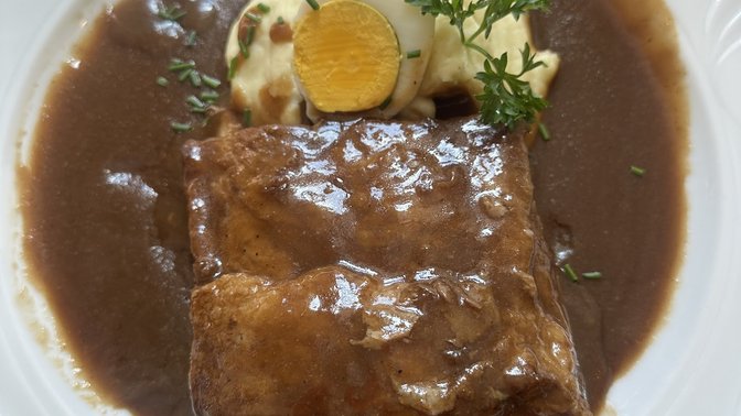 Tambayan - Filipino Restaurant & Cocktail Bar