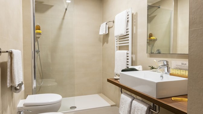 Adoro Hotel | BZAR hotels