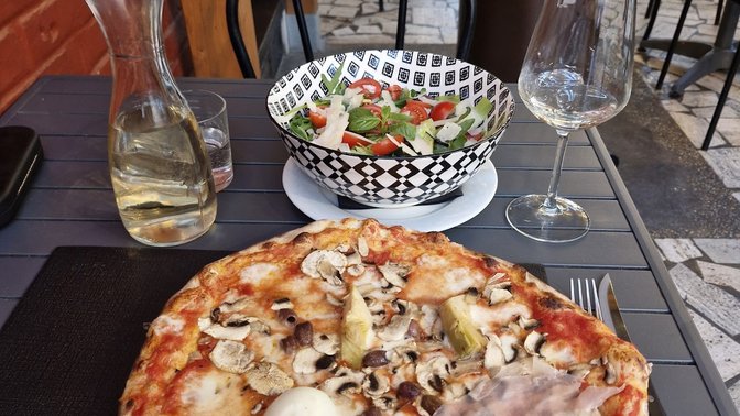 156 Pizzeria Pub