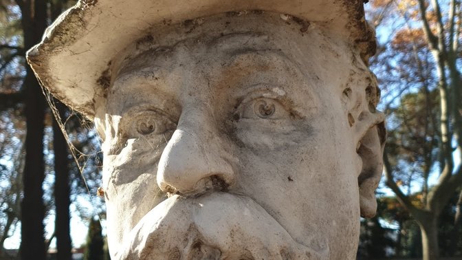 Busto di Giacinto Bruzzesi