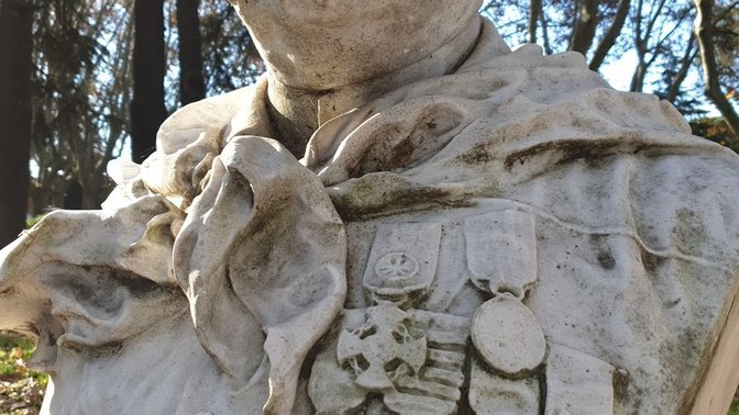 Busto di Giacinto Bruzzesi