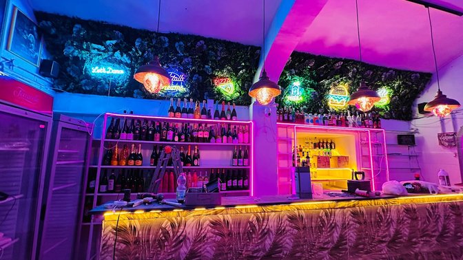 Musti place -Cocktail Bar-Event-Burger-Pizza-Musei Vaticani-prati-NFL-NBA