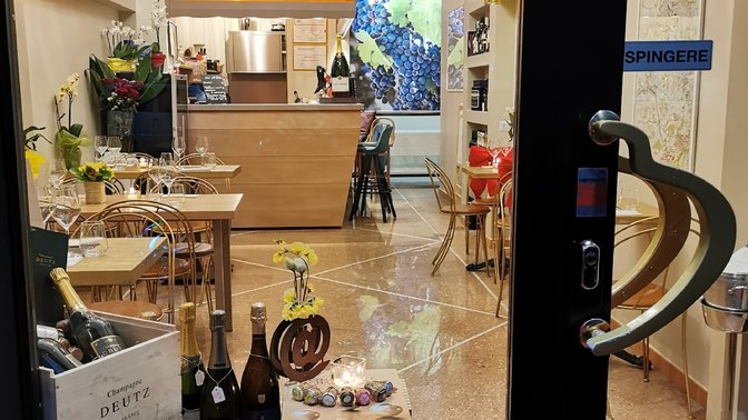 ENOTECA Champagne&Cie