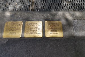 Pietre d\u0027inciampo in memoria di Riccardo Di Segni, Gianna Di Segni, Rita Caviglia