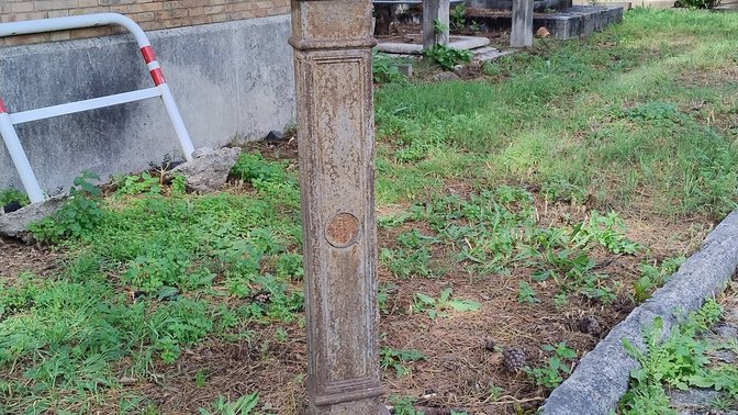 Colonnina telefonica TETI per Rossellini