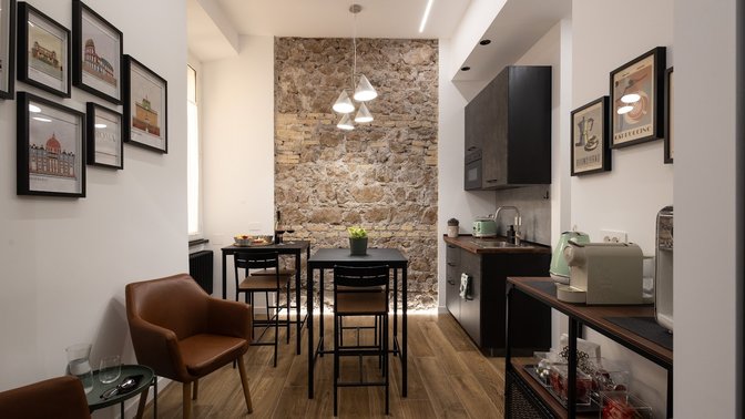 Style & Stone Guest House