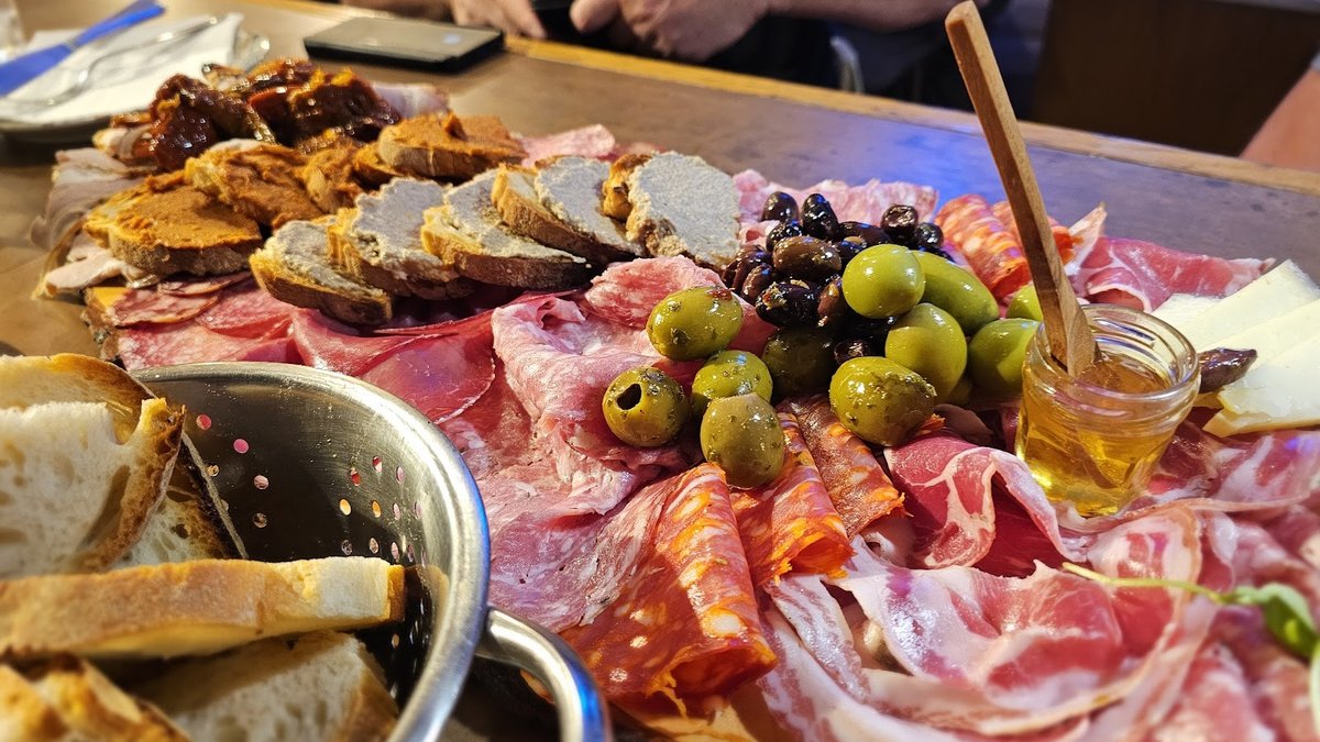 La Salumeria