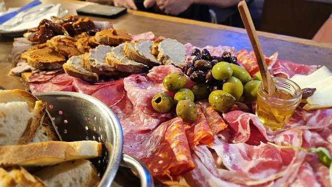 La Salumeria