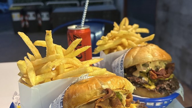 Cheebo - Smashburger, Pollo fritto & Pulled Pork