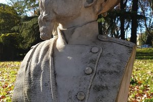 Busto di Luciano Manara
