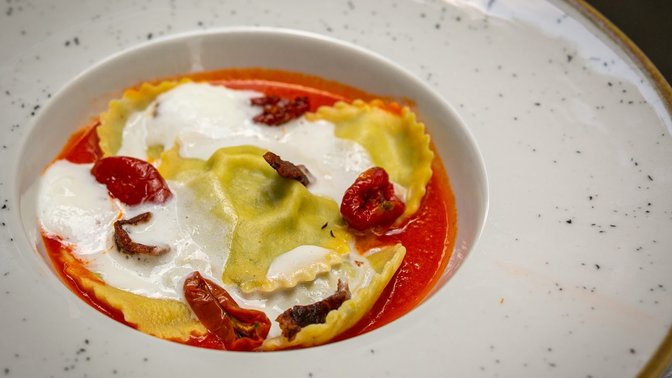 Tiz cucina e sofà