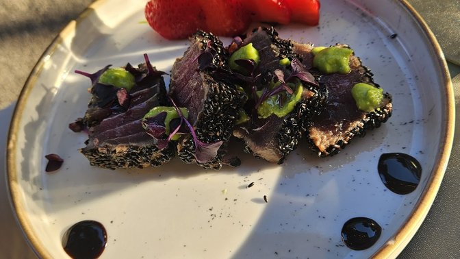 Tiz cucina e sofà
