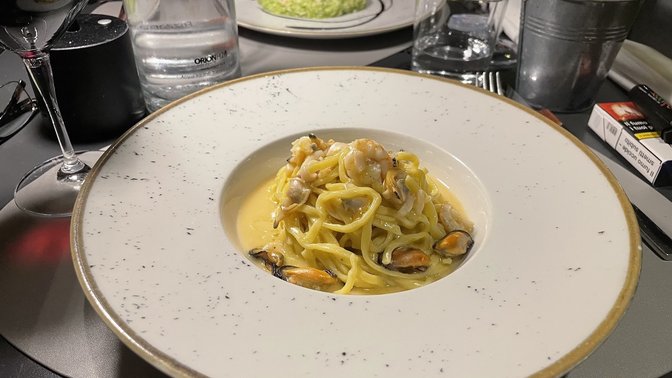 Tiz cucina e sofà