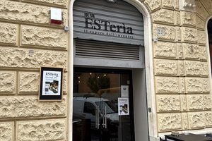 Esterìa 東隅