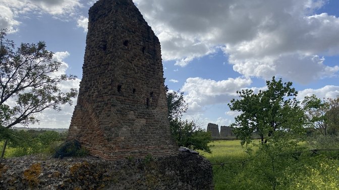 Torre di guardia su cisterna romana