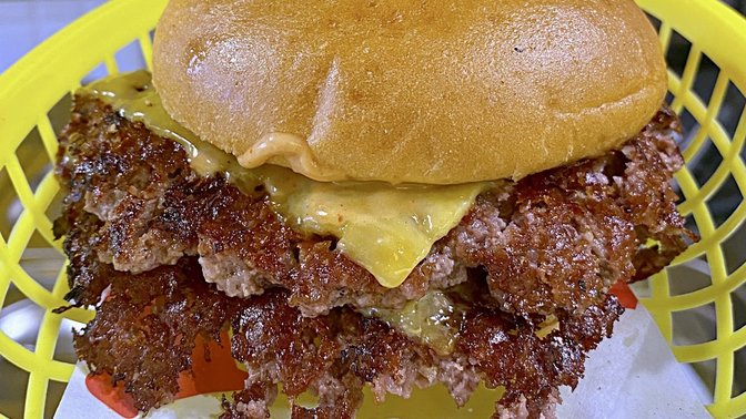 QUASI QUASI Sandwich Creations