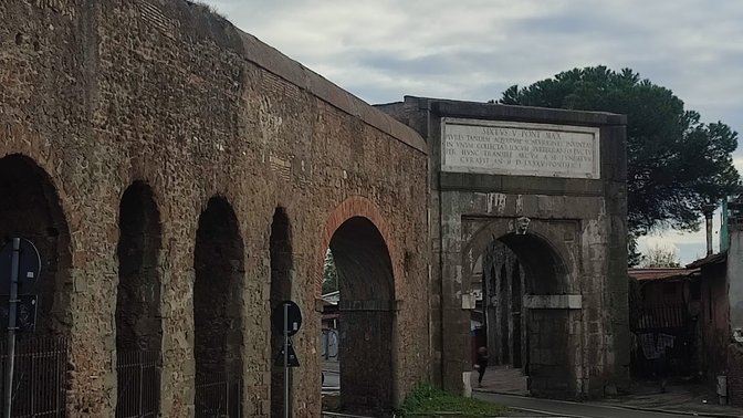 Resti dell'acquedotto Felice