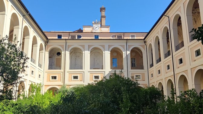 Portico e Cortile degli aranci - Fabbrica di San Michele