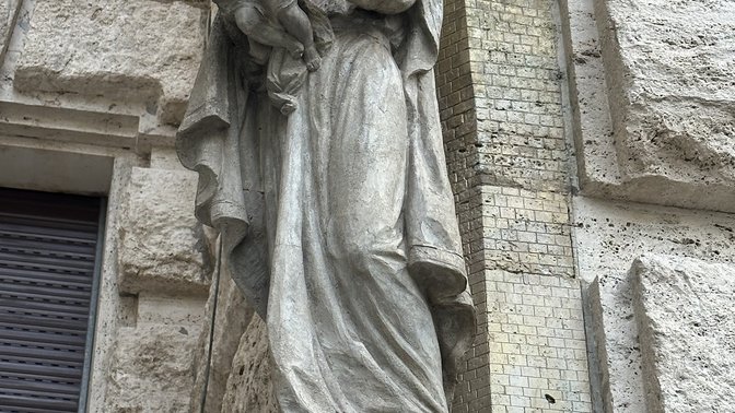 Edicola della *Madonna col Bambino* di Coppedè