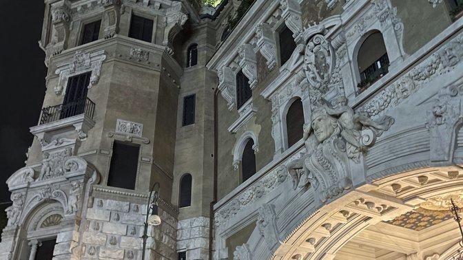 Edicola della *Madonna col Bambino* di Coppedè