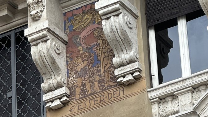 Edicola della *Madonna col Bambino* di Coppedè