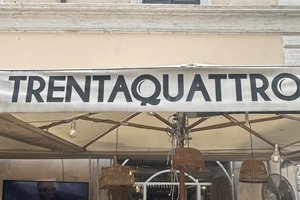 Trentaquattro Roma • Navona