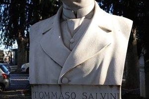 Busto di Tommaso Salvini