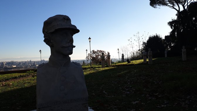 Busto di Augusto Valenziani