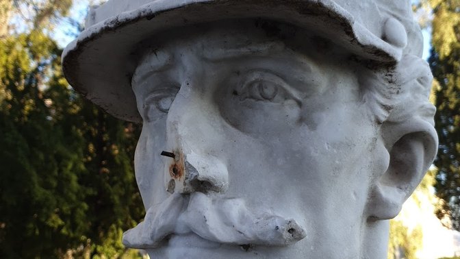 Busto di Augusto Valenziani