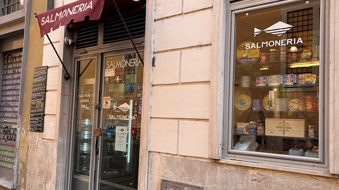 Salmoneria